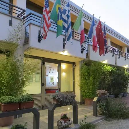 Seven Hotel