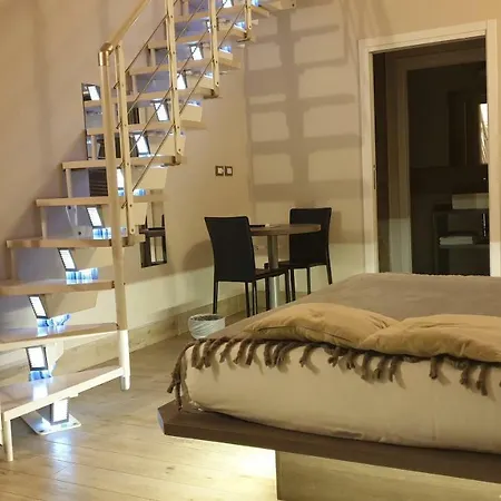 Seven 2* ميلان