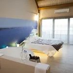 Seven Hotel